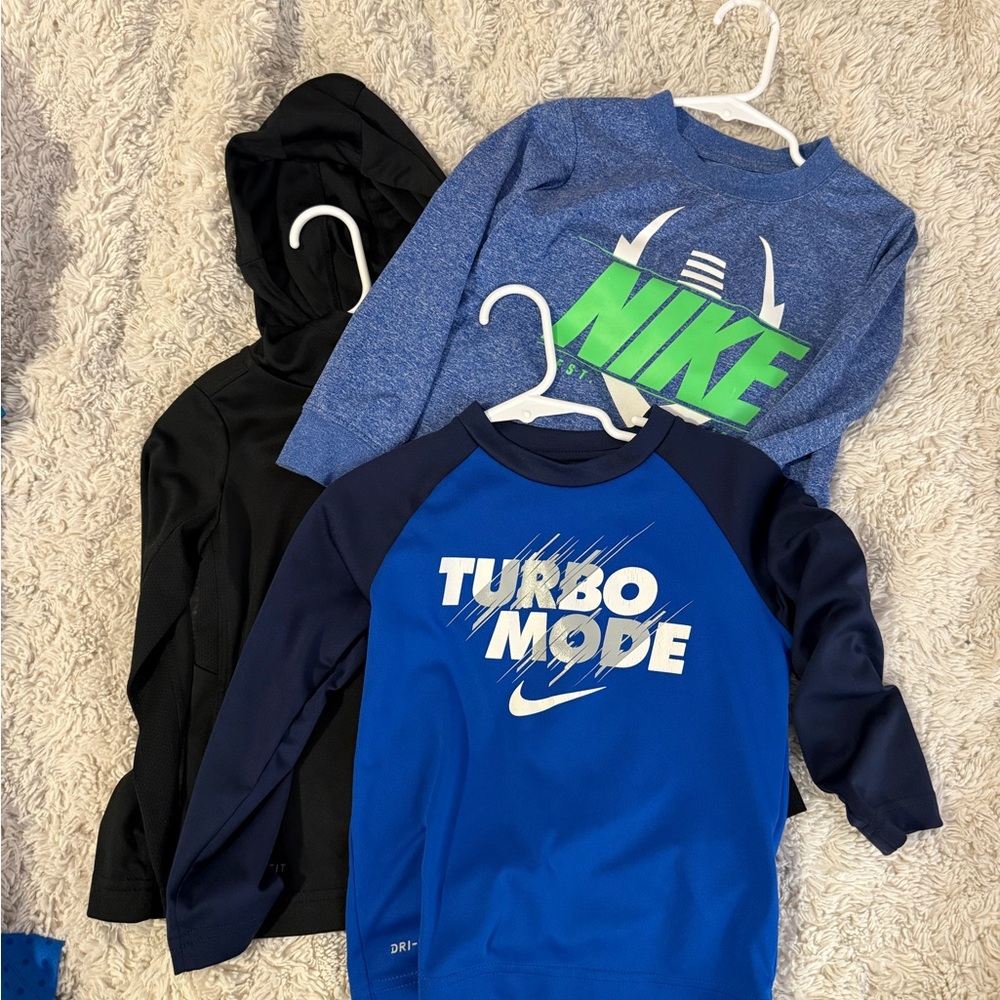 3T Boy Nike Blue and Black Long Sleeve Bundle
